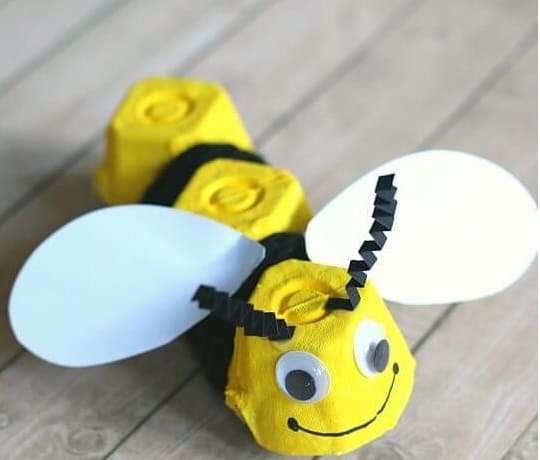 DIY en carton à oeuf, l'abeille, un animal facile à réaliser